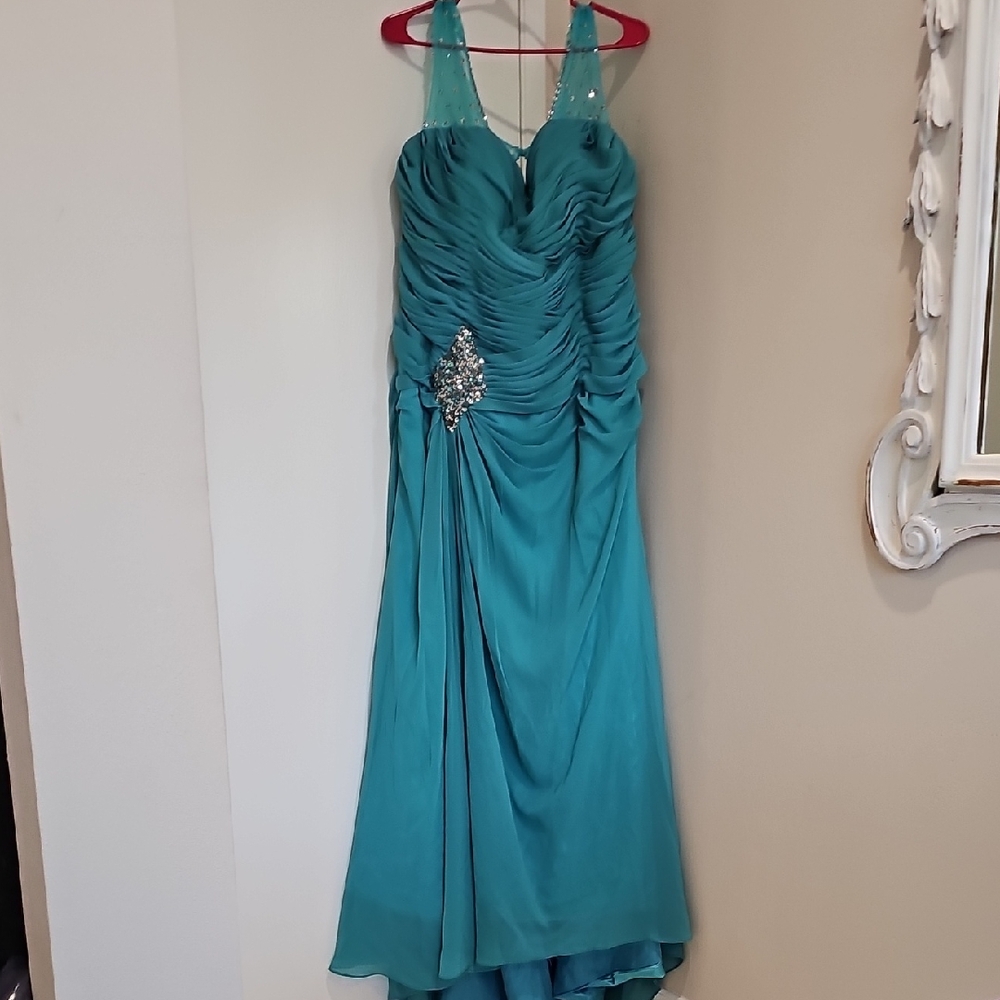 Chic Teal Prom Dress with Embellished Bodice